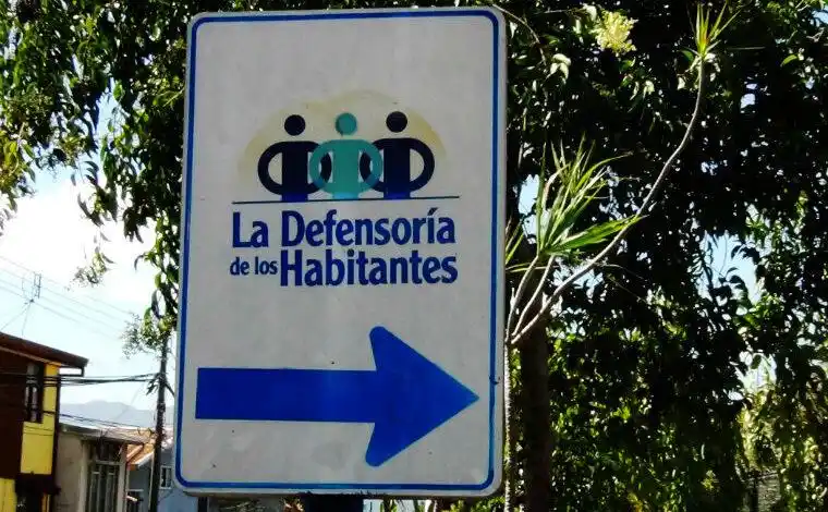 Image from CRC 89.1: *Defensoría señala incumplimiento de ley en salas de lactancia materna...