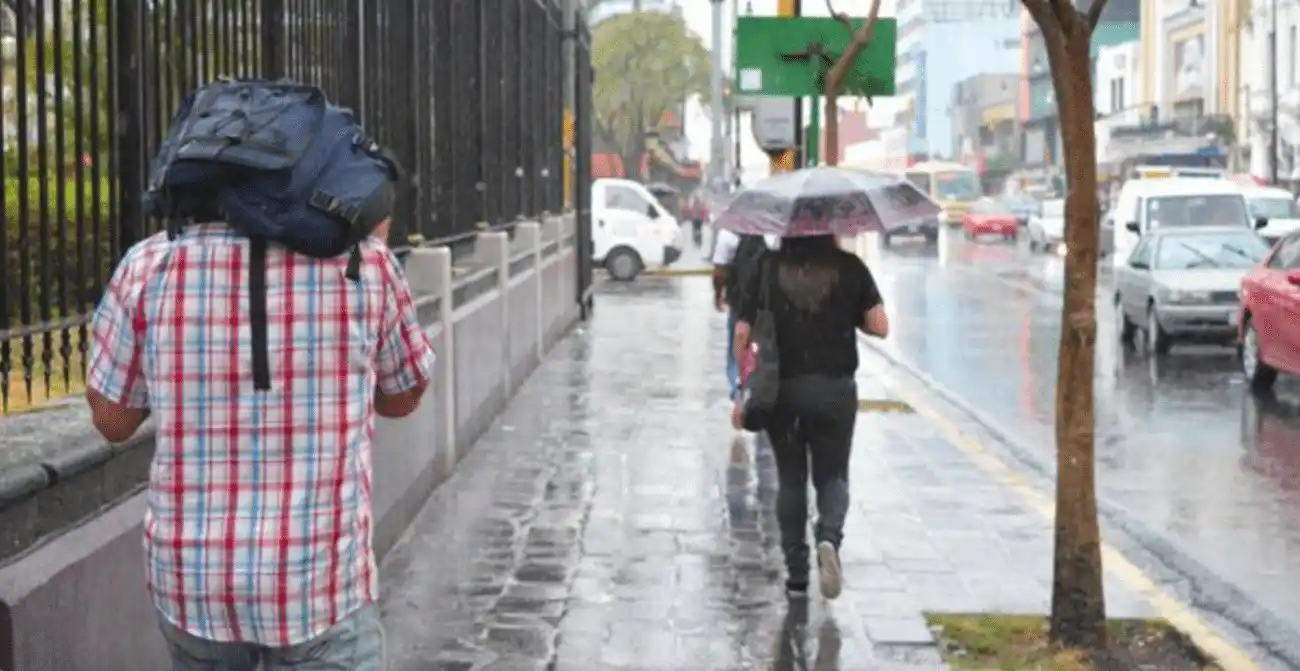 Image from CRC 89.1: *Fuertes lluvias de fin de semana ocasionaron 39 incidentes por inunda...