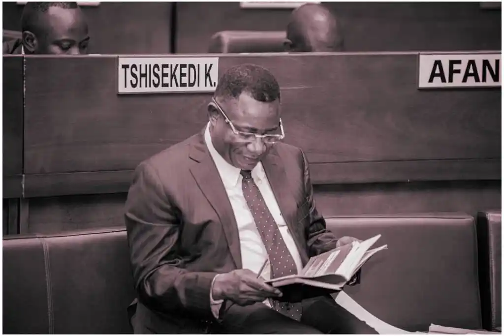 Image from Alphonse Ngoyi Kasanji: Ils peuvent tout dire mais L'hon sénateur Alphonse NGOYI KASANJI reste...