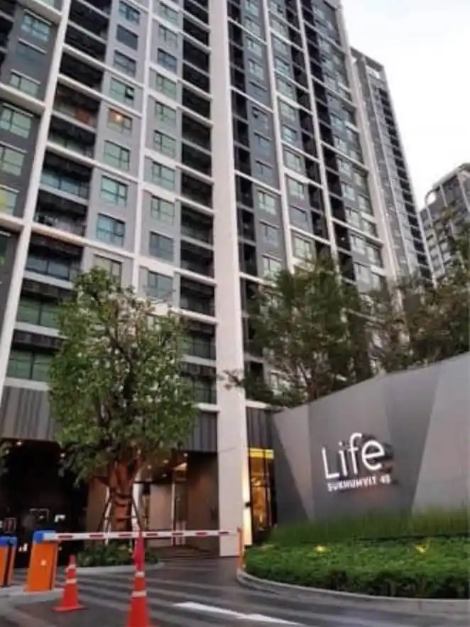 Image from D24 RealEstate: 📌Life Sukumvit 48 2 bedroom 1 bathroom 42 sqm 12a Fl. Building N Fu...