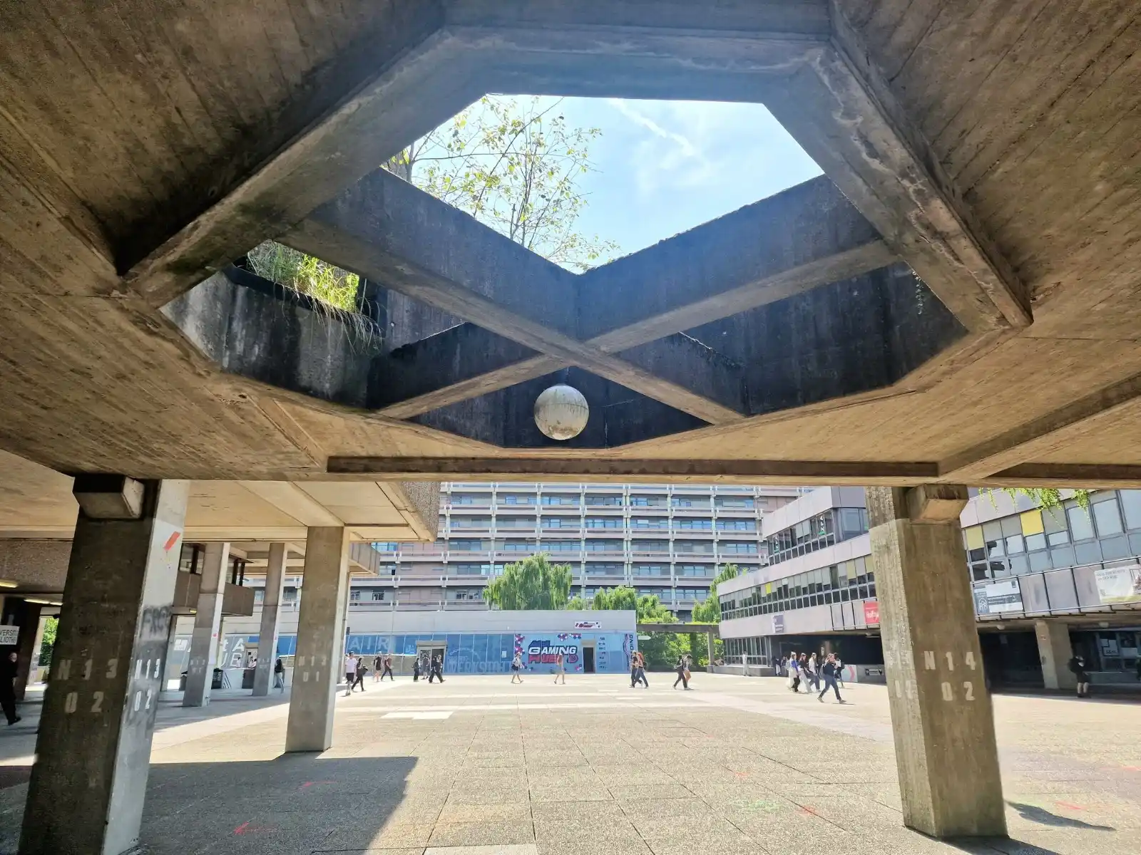 Image from UB Bochum: Mit 60 Jahren, da fängt das Leben an! Man könnte auch sagen: „Live is...