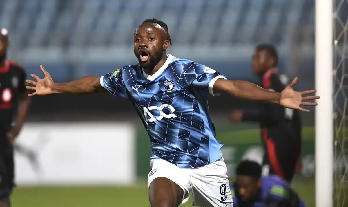Image from Kaizer Chiefs Football Club SA: *🚨RUMOUR MILL, BREAKING NEWS* *Kaizer Chiefs 🇿🇦 are interested i...