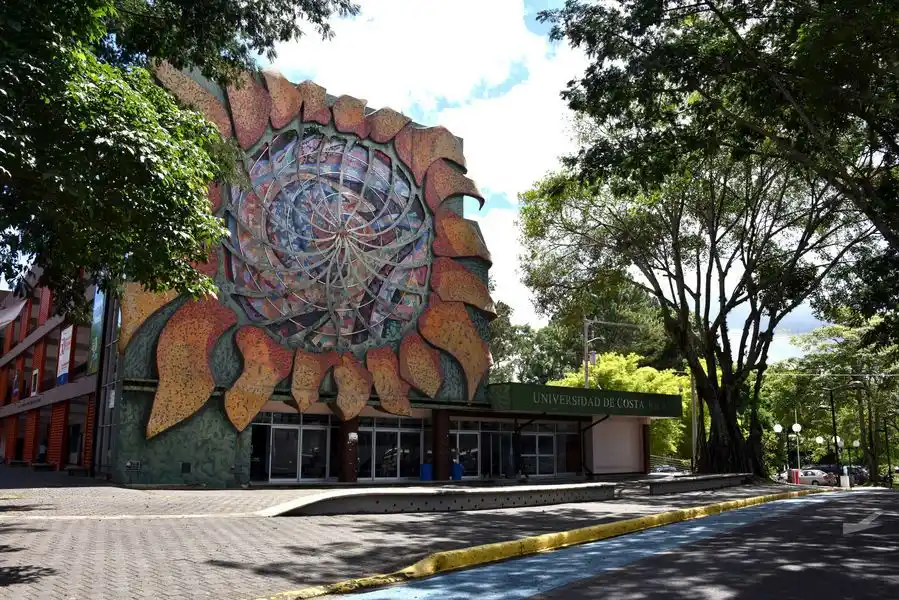 Image from CRC 89.1: *¡UCR se sacude! Consejo Universitario lanza plan contra la corrupción...