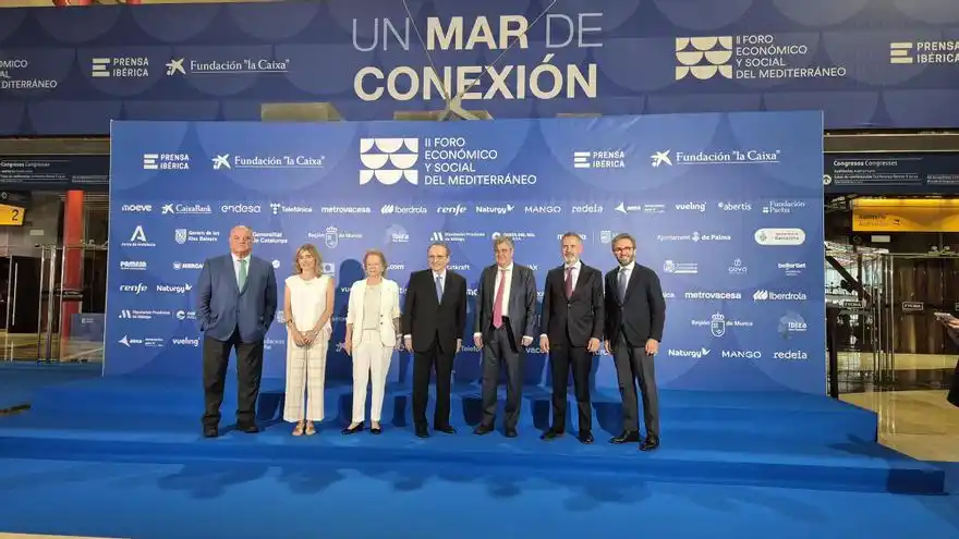 Image from El Periódico de Aragón: 👉 El Palacio de Congresos de Málaga acoge hoy el II Foro Económico y ...
