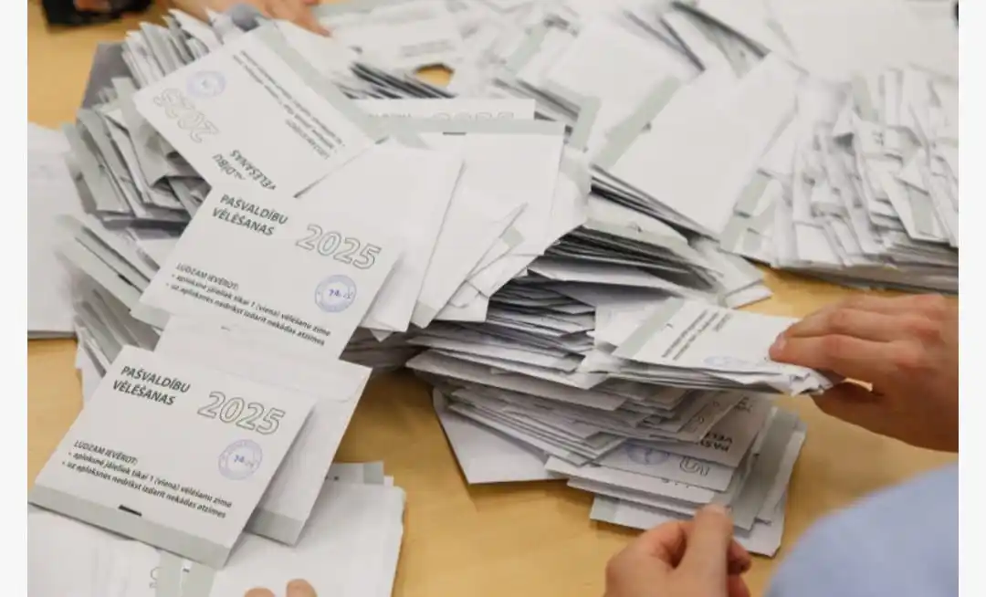 Image from Nra.lv: Ziņas neatkarīgiem cilvēkiem: Kāpēc naktī "uzkārās" balsu skaitīšana? IT speciālistu versijas https:...