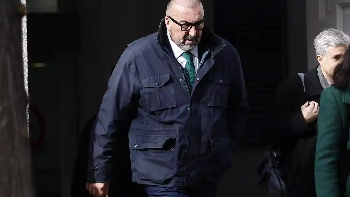 Image from El Periódico de Aragón: 🔘 Koldo García intentó colocar a su mujer en una constructora de Biné...