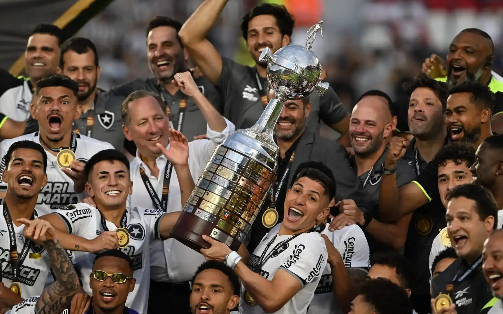 Image from Bolavip | Sou Botafogo: No último e único confronto entre os atuais campeões da Libertadores e...