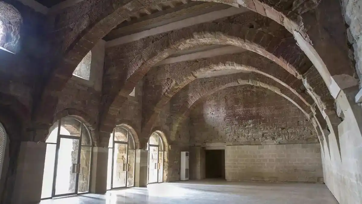 Image from El Periódico de Aragón: 🔴 Pinturas románicas de Sijena: El MNAC acata la devolución de los mu...