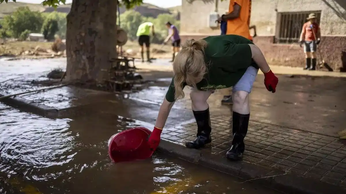 Image from El Periódico de Aragón: 🚛 🚚 Valencia envía donaciones que la 'zona cero' de la tormenta en A...