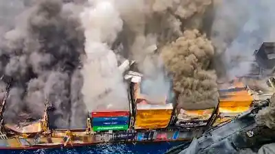 Image from Seafarer's Update ✍️ 🚢: 16/06/2025, 𝓼𝓮𝓪𝓯𝓪𝓻𝓮𝓻'𝓼 𝓾𝓹𝓭𝓪𝓽𝓮 Second ship fire in 4 da...