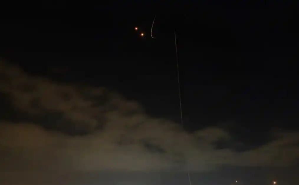 Image from أخبار لبنـان: المركزية: سقط خلال الليل رأس صاروخ قرب الجسر على مجرى نهر عرقا في خراج...