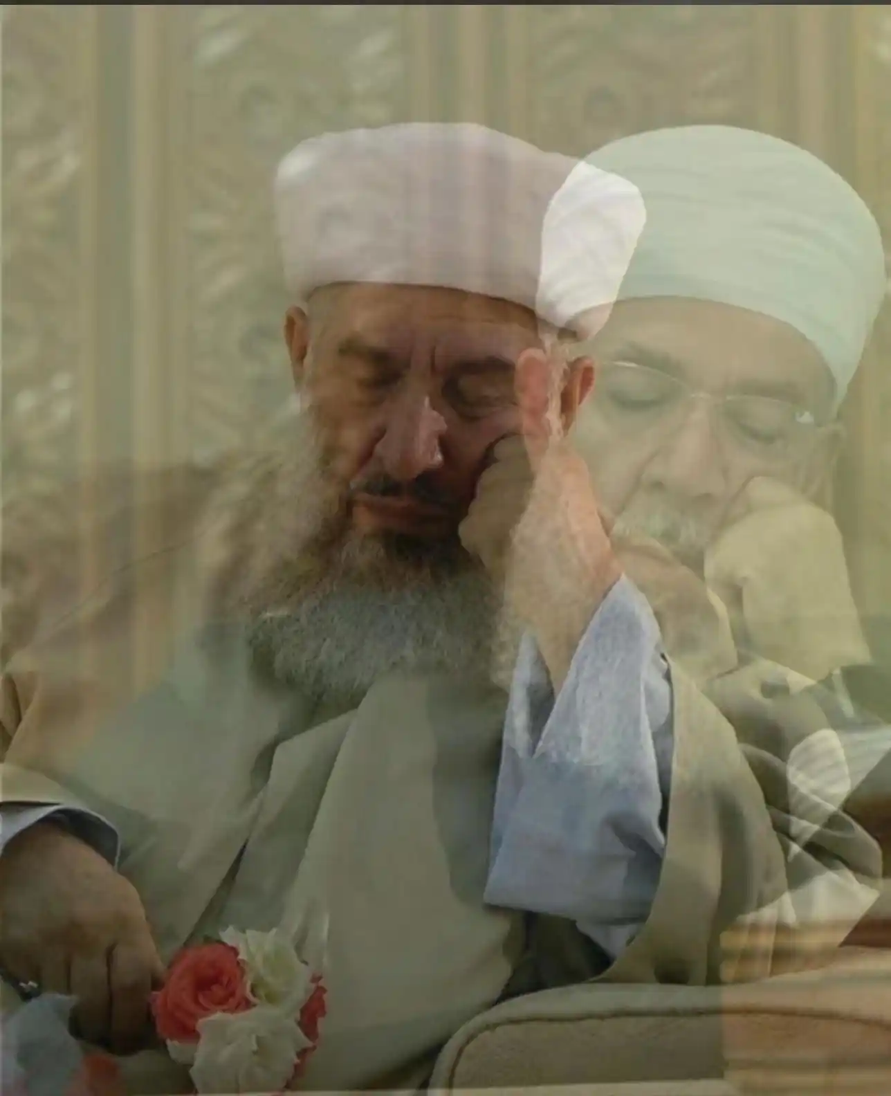 Image from 𝙽𝙰𝙺𝚂̧𝙸̇ 𝚃𝙴𝙺𝙺𝙴𝚂𝙸̇: “Anılar gezdi kanımda, Seni aradım yanımda, Tesbih gibi her ânımda, Ha...