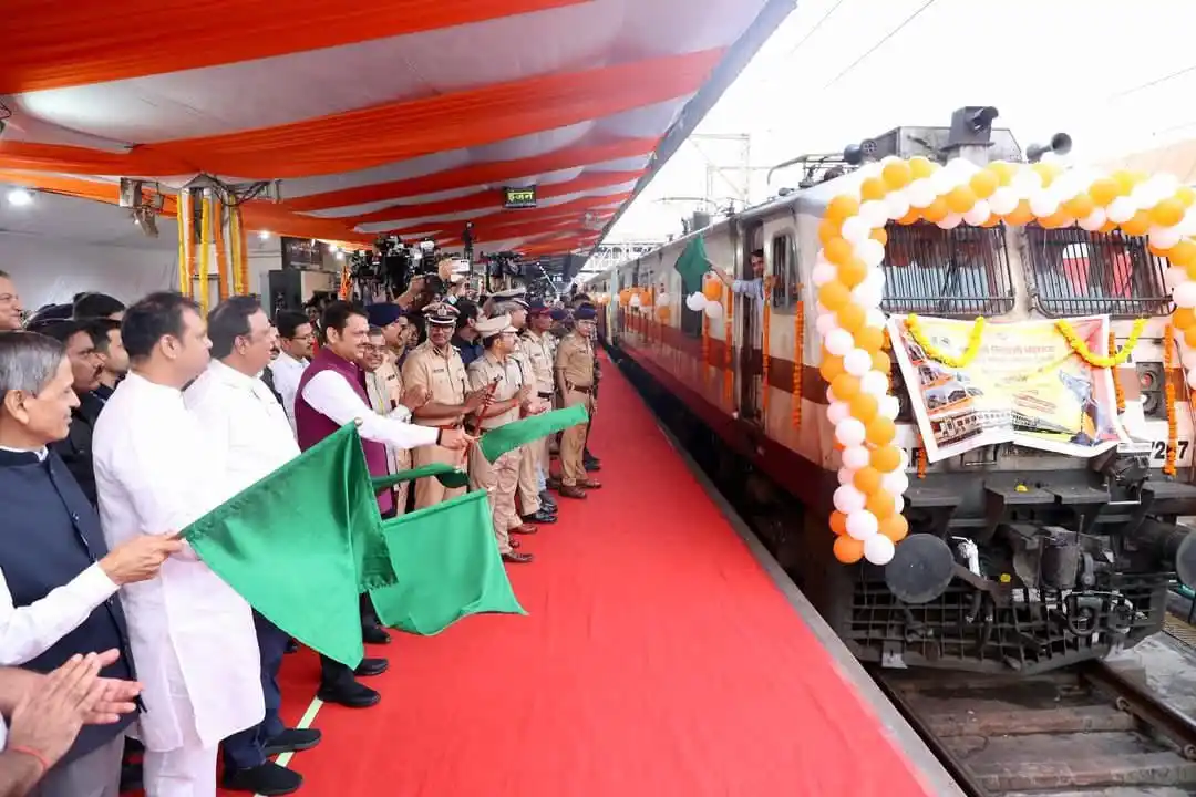 Image from Devendra Fadnavis: *CMO Maharashtra Tweets:*  🚩Embarking on a Royal Journey: The Bharat ...