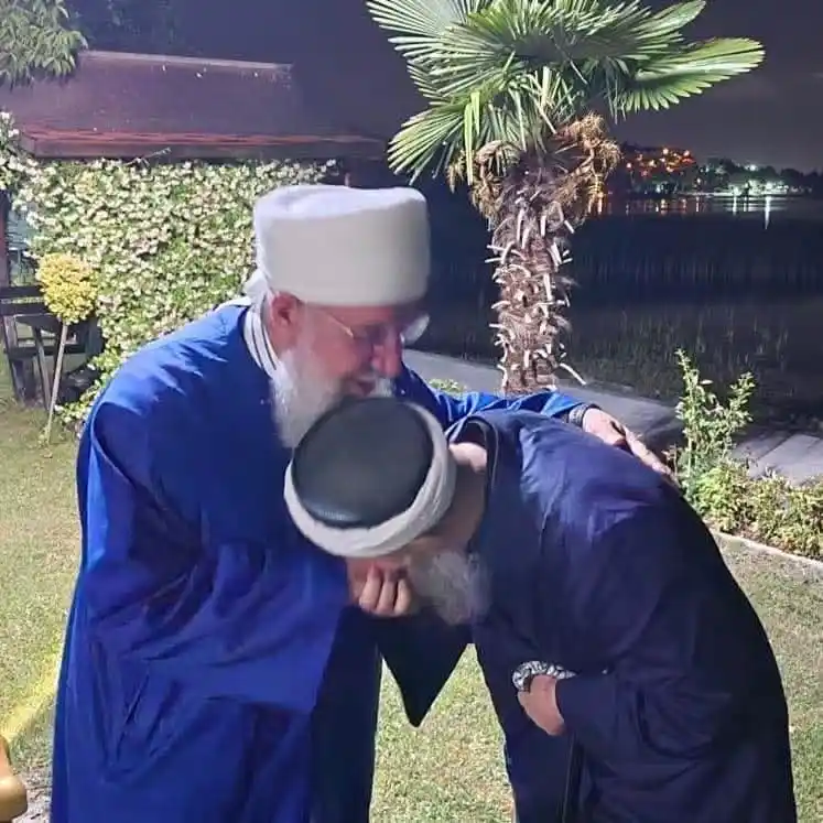 Image from 𝙽𝙰𝙺𝚂̧𝙸̇ 𝚃𝙴𝙺𝙺𝙴𝚂𝙸̇: Cübbeli Ahmed Hoca Sultan hz ziyaret etti....