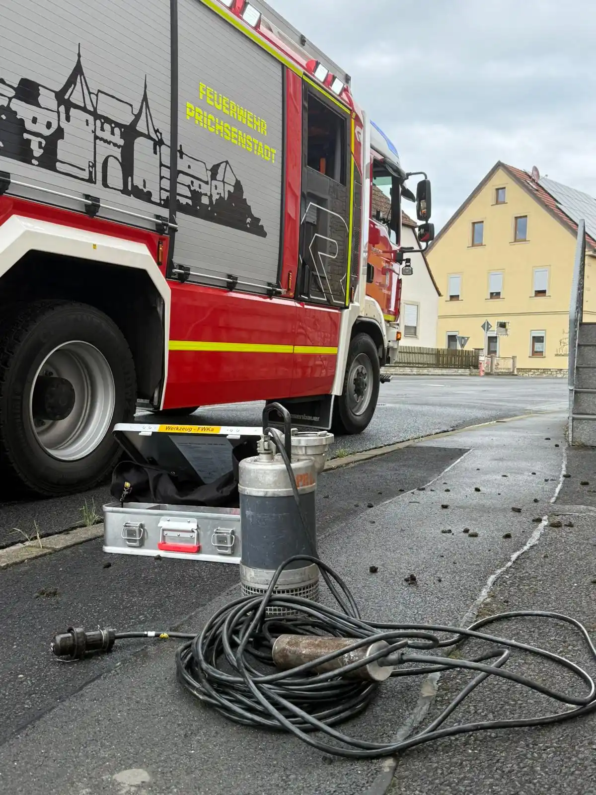 Image from Feuerwehr Prichsenstadt: ***Einsatzbericht*** 📟 THL 1 - klein Wasser im Keller Am Sonntagnach...