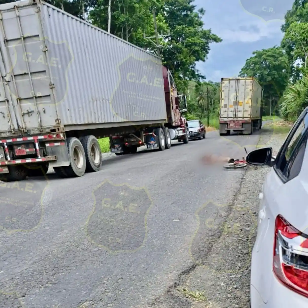 Image from Reportes Emergencias CR y novedades en Rutas Nacionales: 🚧 Limón, Matina, Arenal, trailer atropella y mata a femenina adulta q...