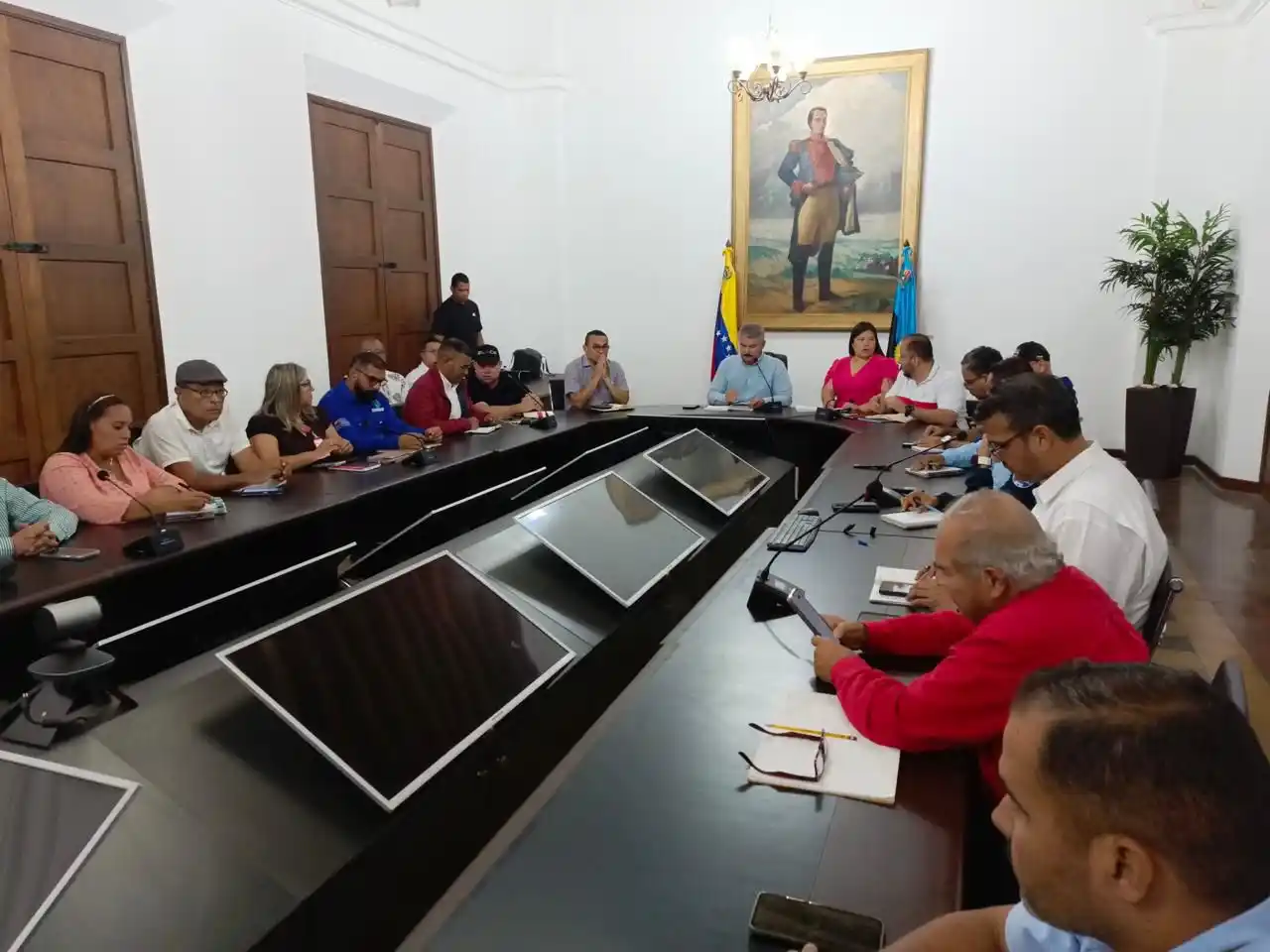 Image from Canal Informativo: 📣⚡️🔌 Luis Caldera anunció el *fin del racionamiento eléctrico en el ...