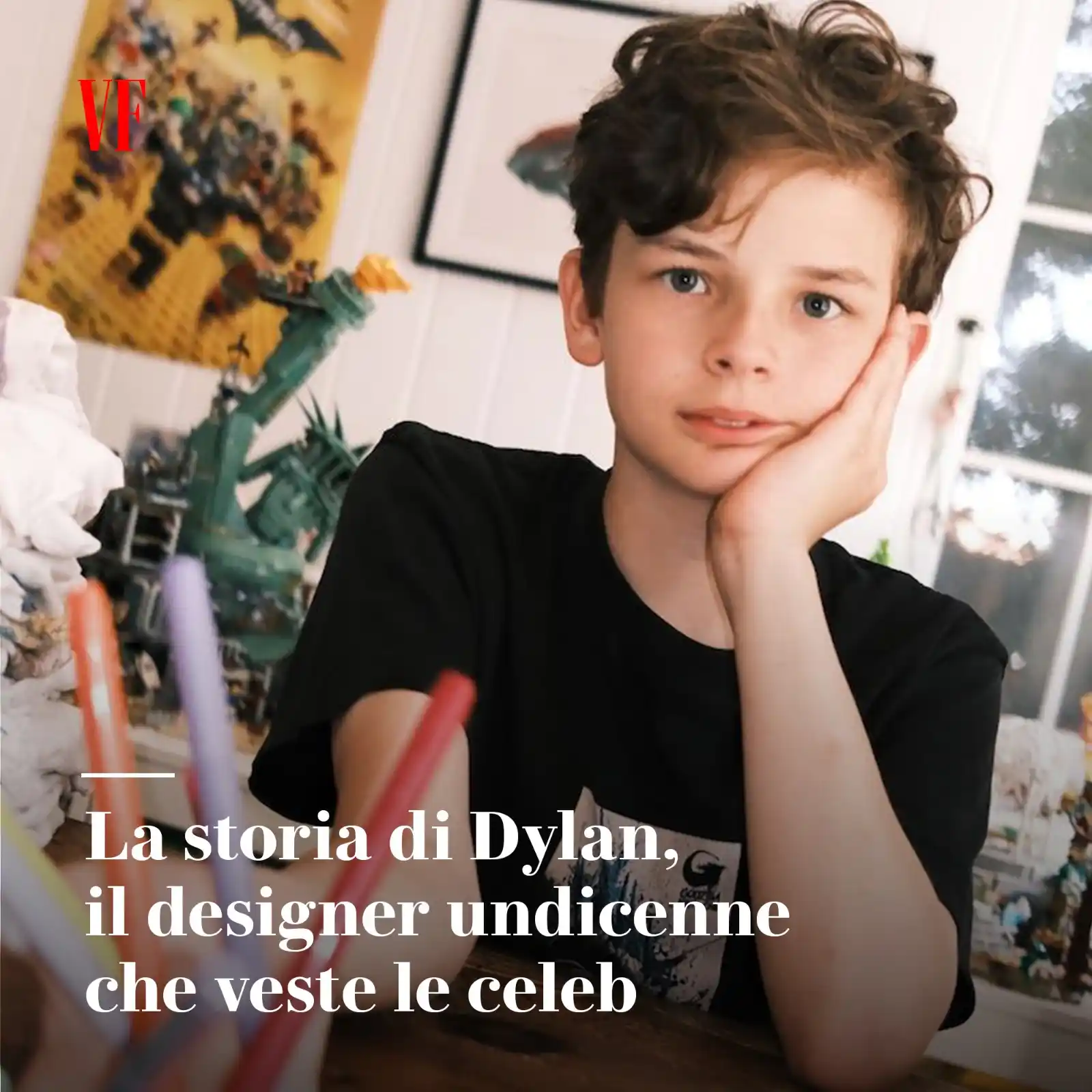 Image from Vanity Fair Italia: Scuola, costruzioni Lego e 317 (quasi 318) magliette. Quella di Dylan ...