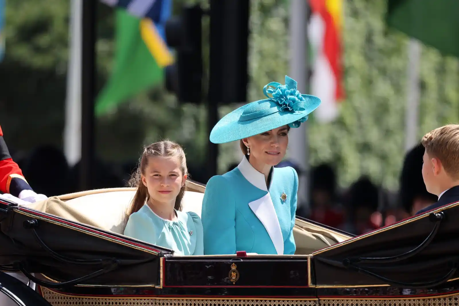 Image from Vanity Fair Italia: Trooping the Colour 2025, Kate Middleton in acquamarina, la regina Cam...