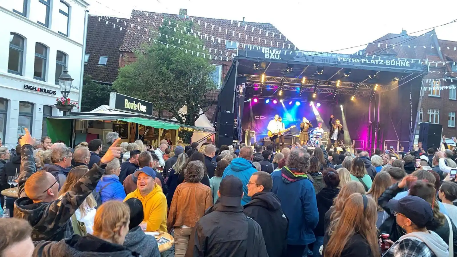 Image from TAGEBLATT: Hello again 👋, das Nachrichten-Update am Mittag: 🎉 Großevents im La...