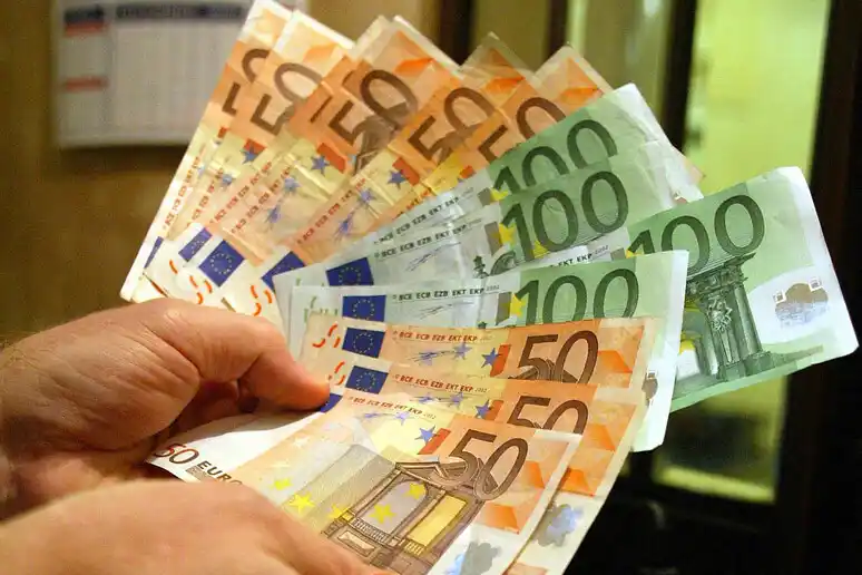 Image from Il Sole 24 Ore: 💶 *Italiani popolo di risparmiatori: 6mila miliardi di euro nei salva...