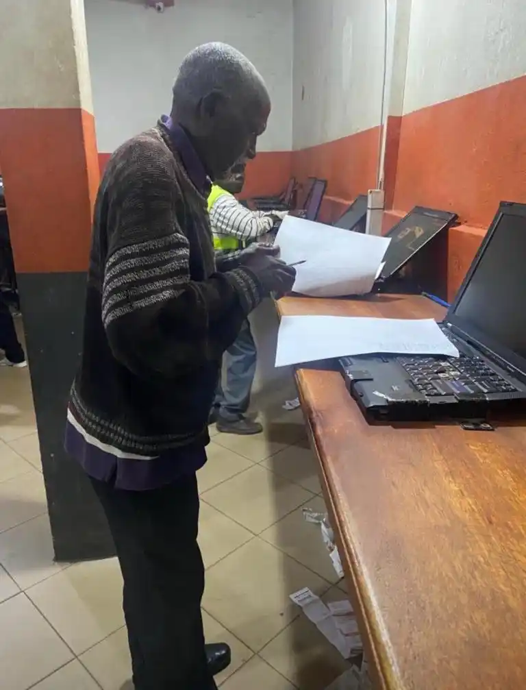 Image from Kumalo Daily: Madit poko tek ki Matidi, Gin weng kwo rom aroma i kareni. 😀 <a class...