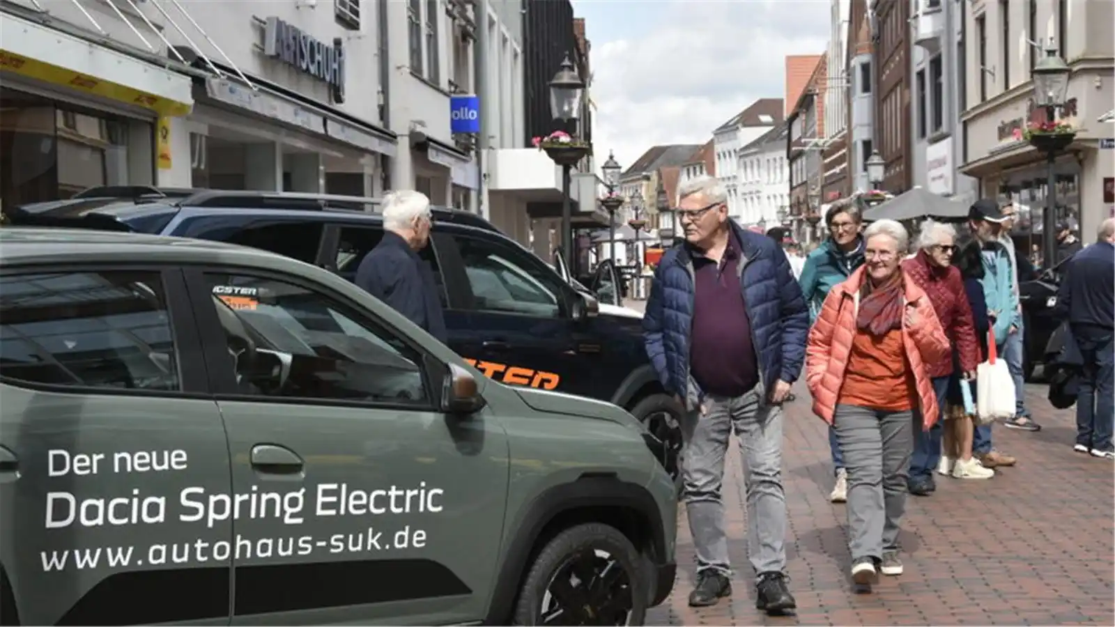 Image from TAGEBLATT: Moin, die Themen am Sonntagabend: 🚘 Autoschau Buxtehude: Das interes...