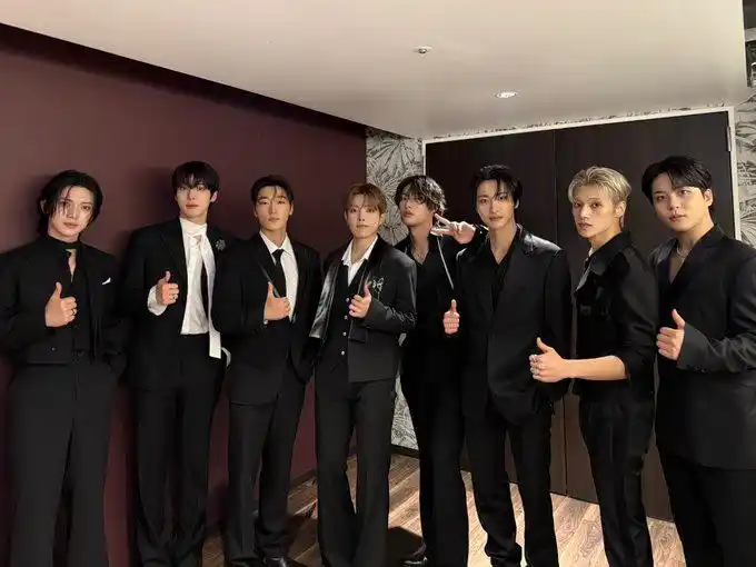 Image from 🧡⚓⩜⃝TEEZ NICARAGUA UPDATE🏴‍☠️: [📷] Mrs. GREEN APPLE presenta "CEREMONY" 🍏💕  ATEEZ nos mostró su me...