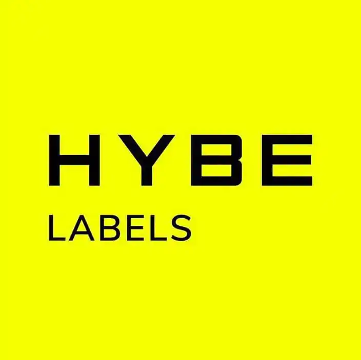 Image from 🇧🇷⃞ ֢֢ˢᵘᵖᵖᵒʳᵗ𝐀𝐑𝐌𝐘𝐍𝐄𝐖𝐒: *⏜⃞📍̈ NEW INFO* 📰| *_Retorno do BTS - HYBE em alta_* *Assim como a...