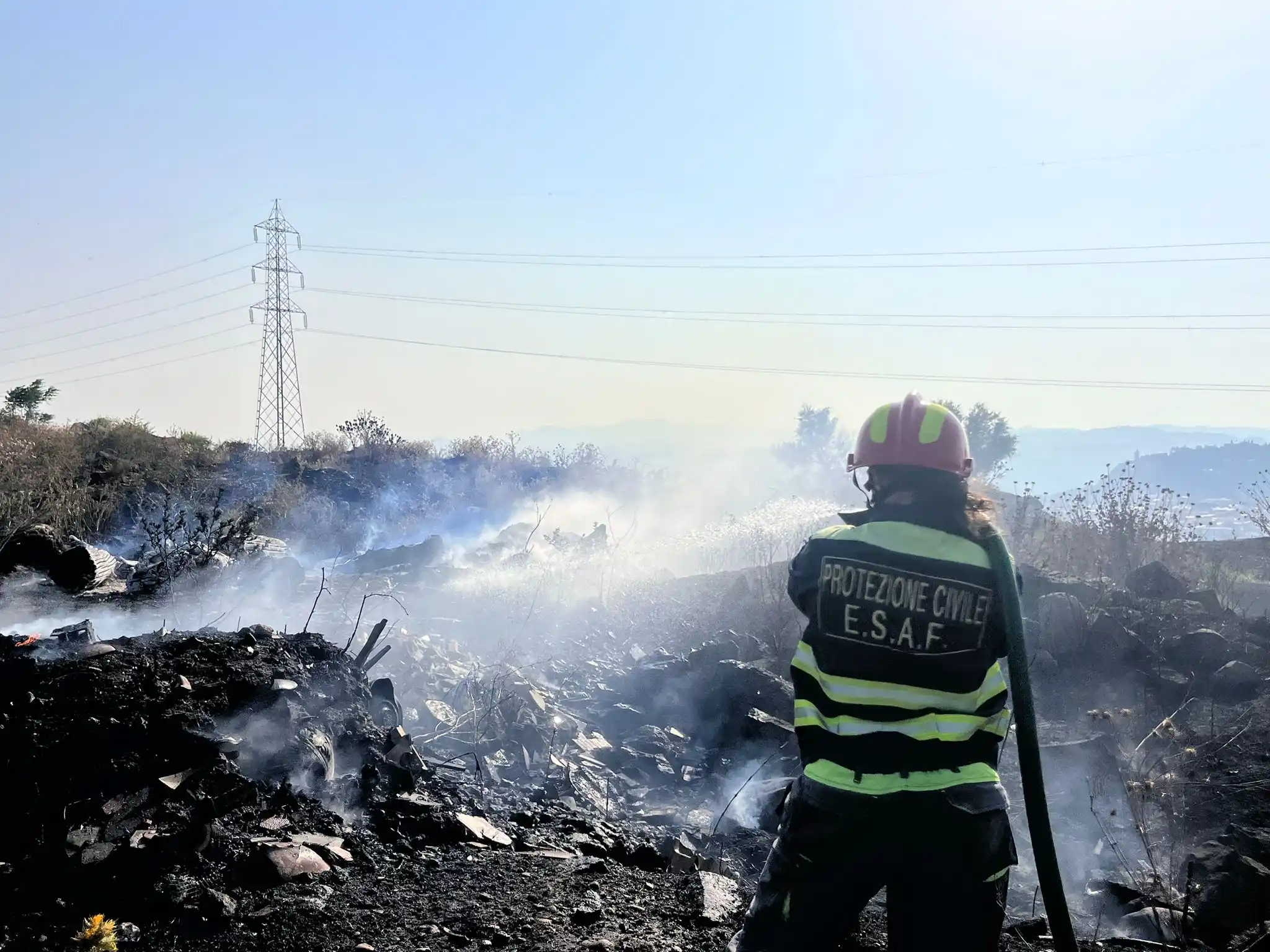 Image from Video Star: Paternò: sterpaglie in fiamme fra Giaconia e Scala Vecchia, intervento...