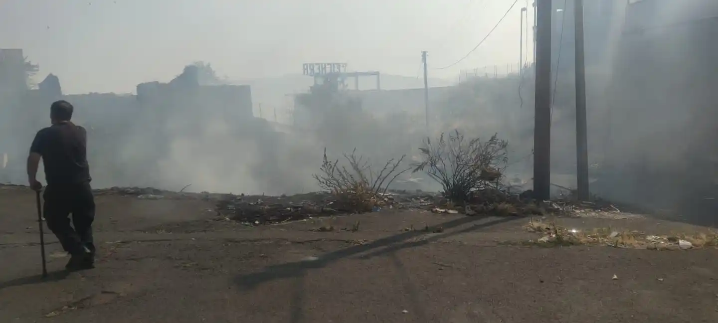 Image from Video Star: Ultim’ora   Adrano: casolari in legno in fiamme, intervento dei Vigili...
