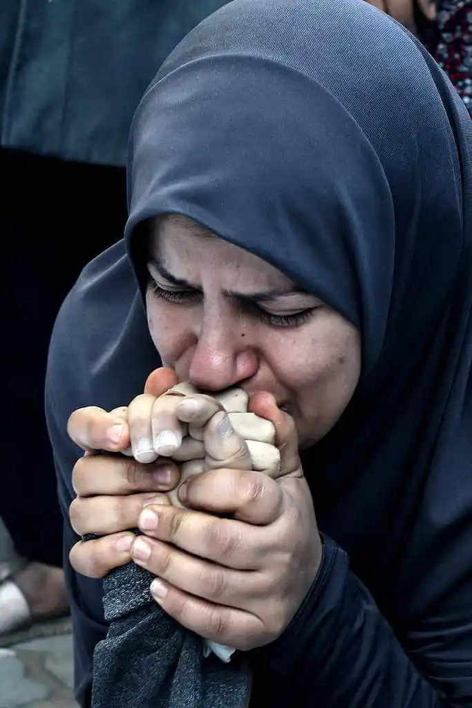 Image from یقین|Yaqin: له یوې فلسطینی ښځې/ میرمنې مې واوریدل!😓 کور کې مې بچی له لوږې وفات س...