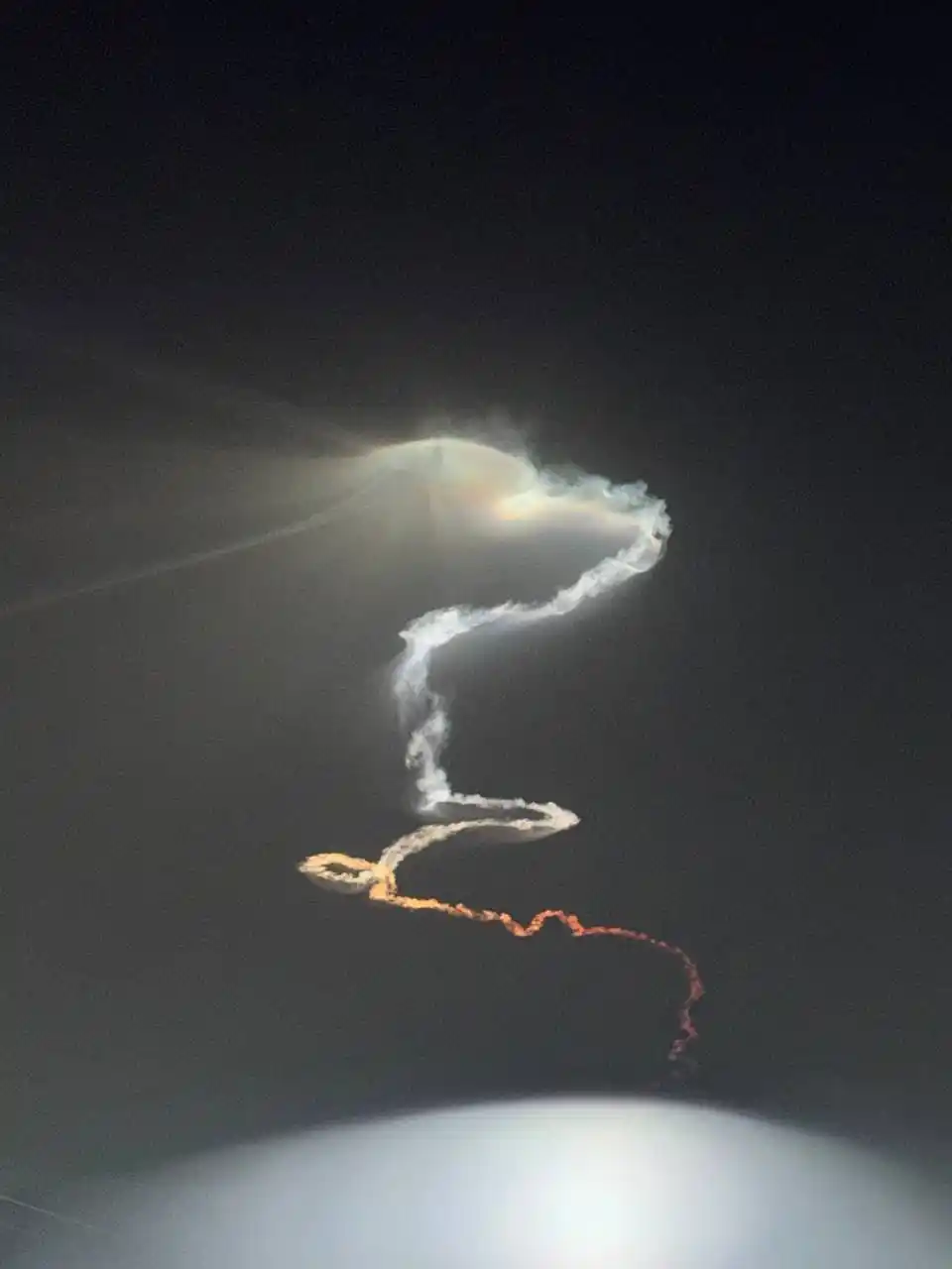 Image from القسطل الاخباري | القدس: صورة أخرى توثق لحظة إطلاق صاروخ ثقيل من إيران تجاه فلسطين المحتلة....