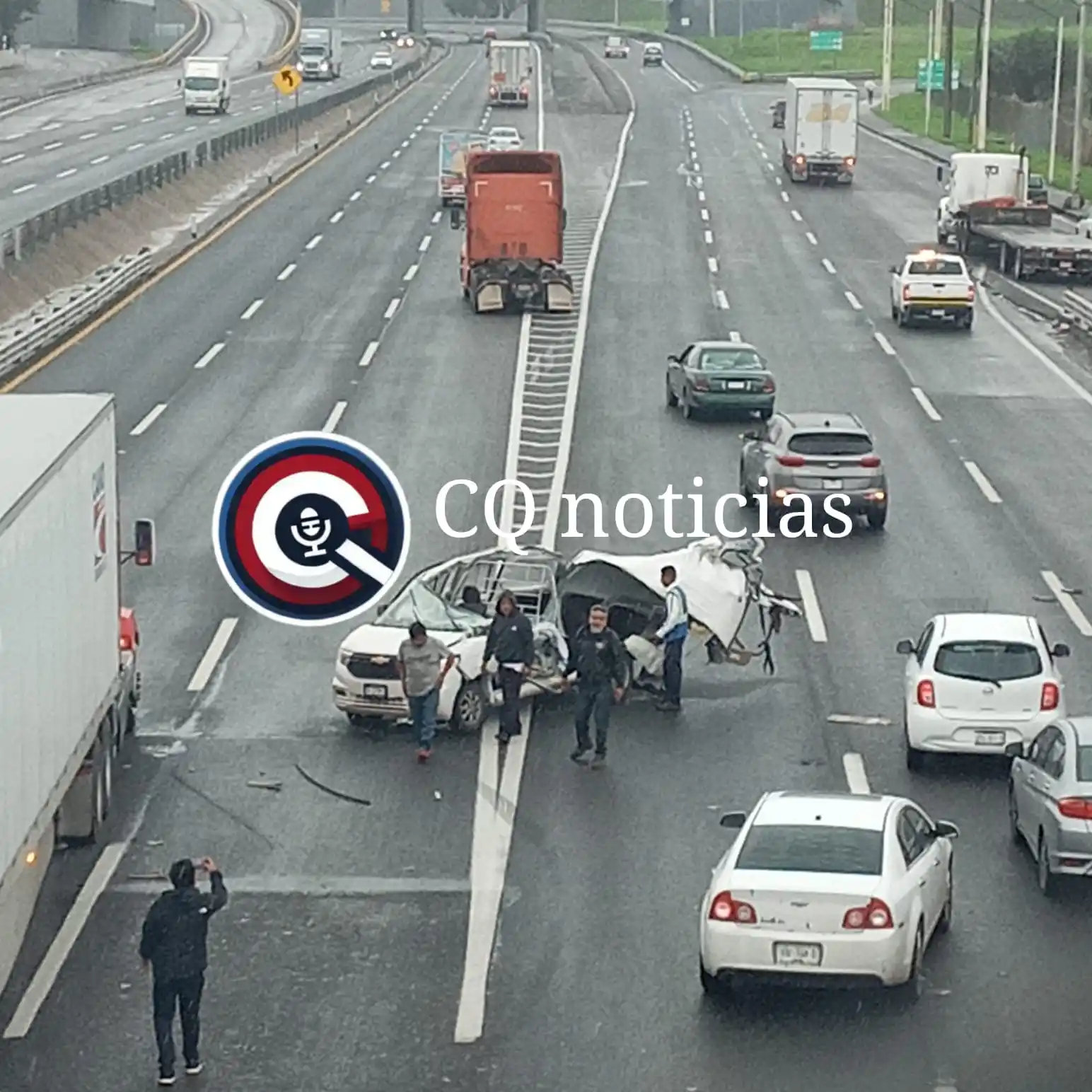 Image from CQ NOTICIAS 📝 (Sin Censura): ⚠️🚗💥🚛Accidente fatal en el Parque Industrial Querétaro, frente a Sa...