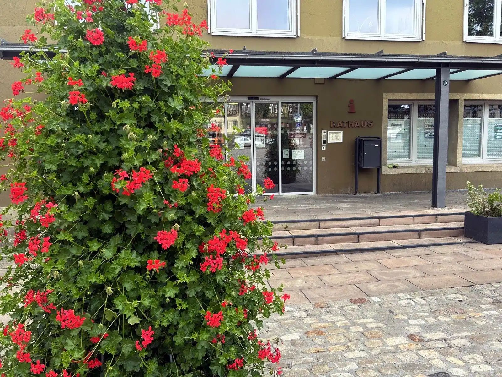 Image from Stadt Helmstedt: Am Freitag, 30. Mai, bleiben das Bürgerbüro und das Rathaus für den Pu...