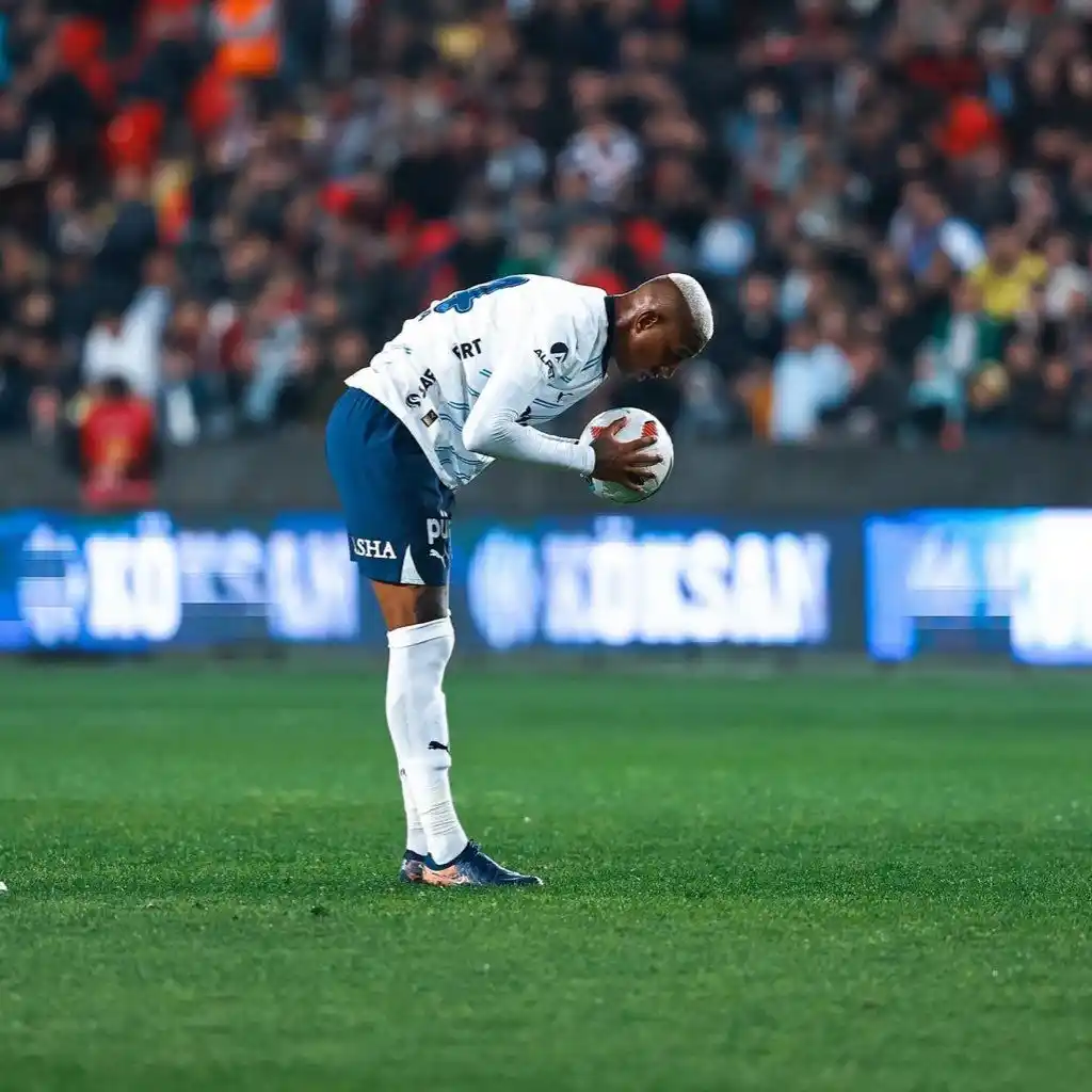 Image from SCCP News | Corinthians: ⚫️⚪️ | Anderson Talisca revelou que foi procurado pelo Corinthians na ...