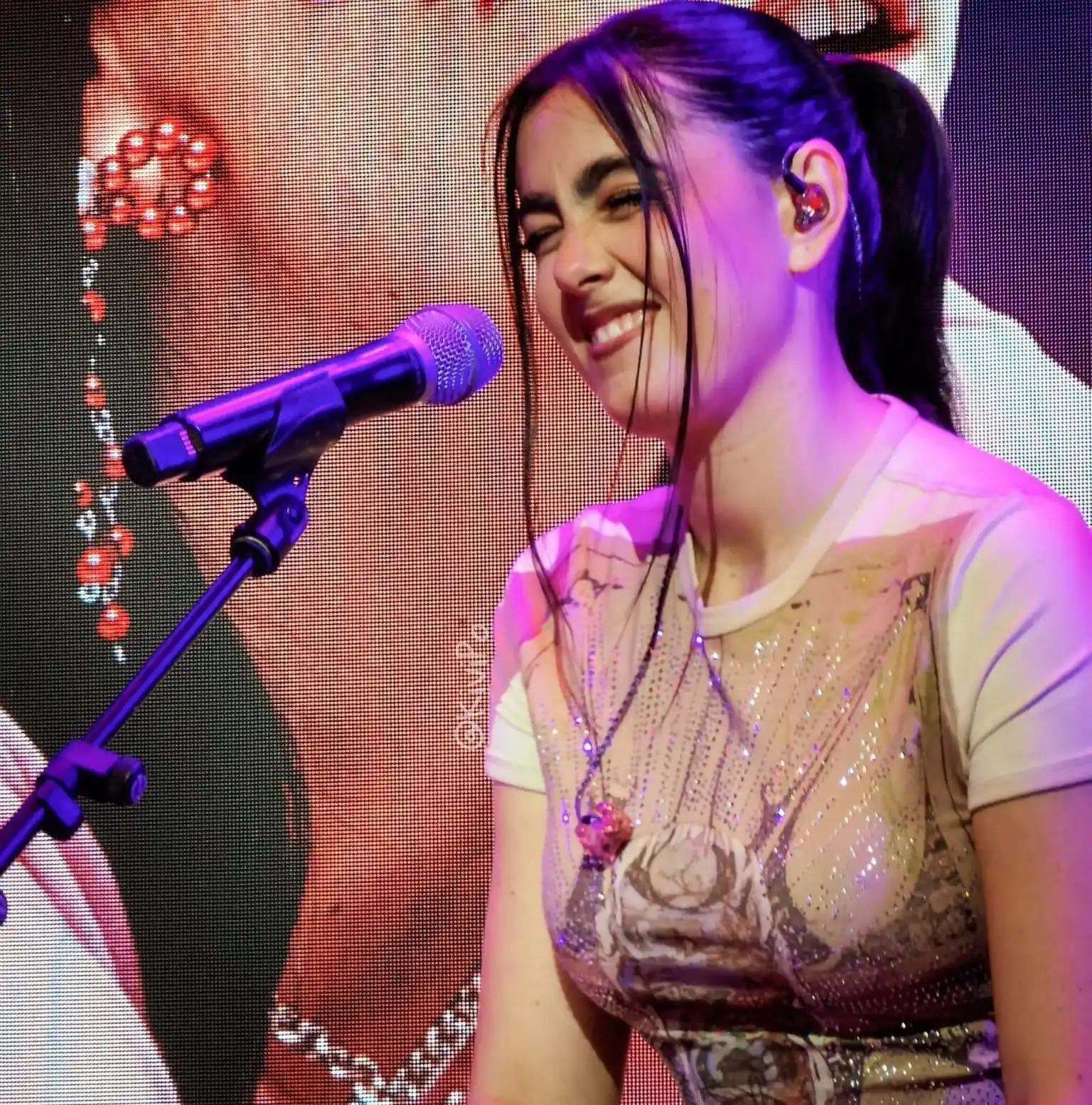Image from chiara ~ VIOLETA ✨🌙: ayer durante el acústico 🩷✨...