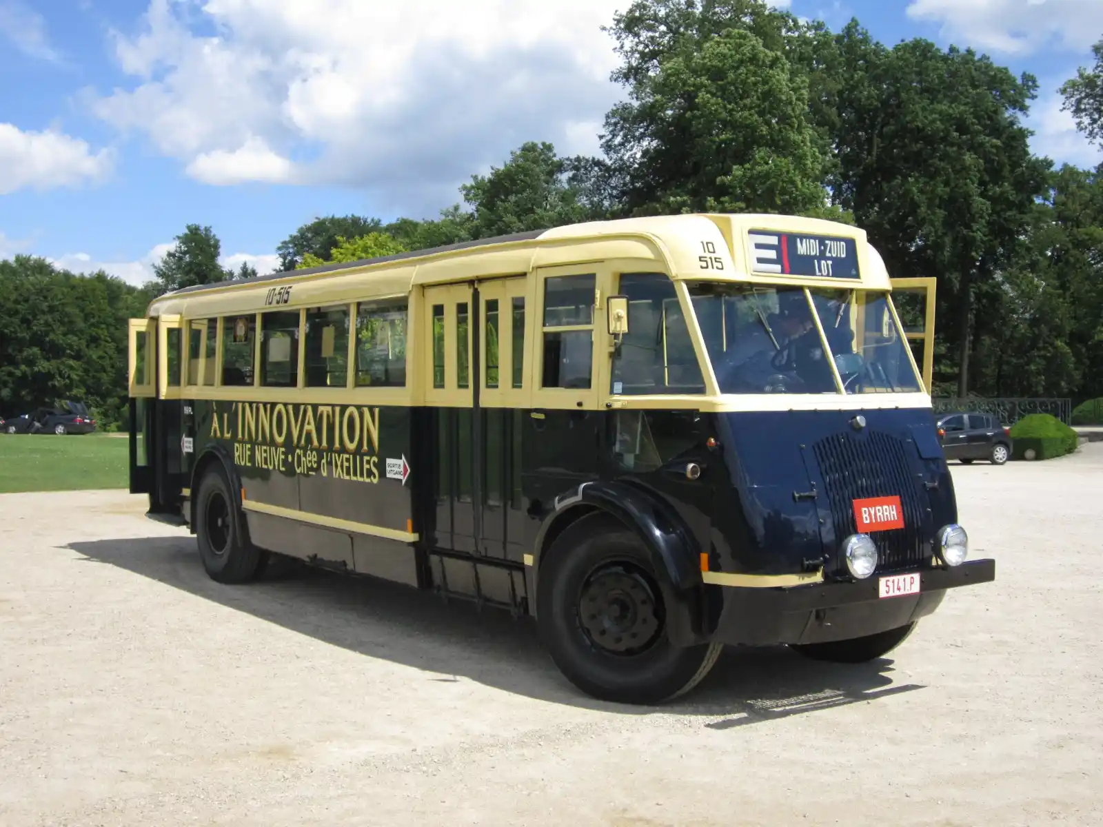 Image from MIVB: Beleef 100 jaar bus in België op 14 en 15 juni! 🚌🚍 Samen op stap doo...