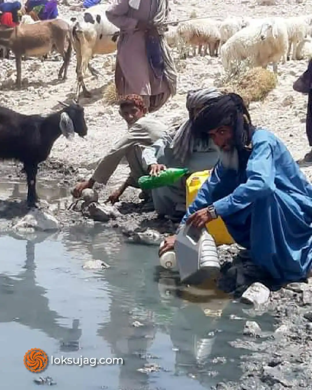 Image from SACH QUETTA NEWS: بلوچستان: ضلع ڈیرہ بگٹی کی سب تحصیل پیر کوہ پانی کی بوند بوند کو ترس ...