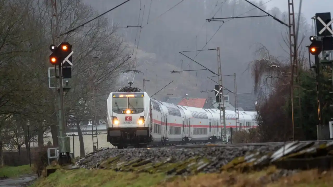 Image from LokalPlus: 🚆❌ Brückenschäden sorgen für Einschränkungen auf der Ruhr-Sieg-Streck...
