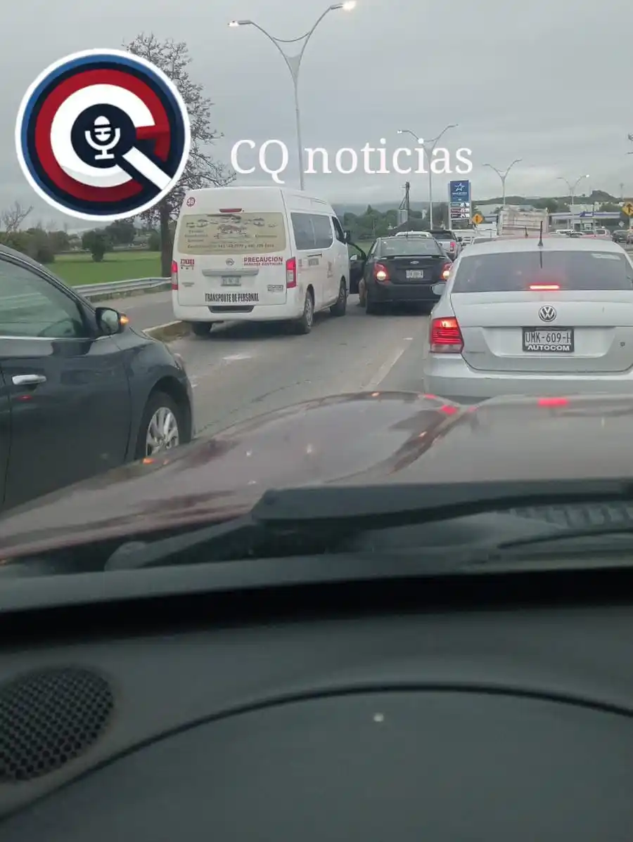 Image from CQ NOTICIAS 📝 (Sin Censura): 🚨💥🚗 Choque vehicular pasando Sendas, dirección a La Piedad Se repor...