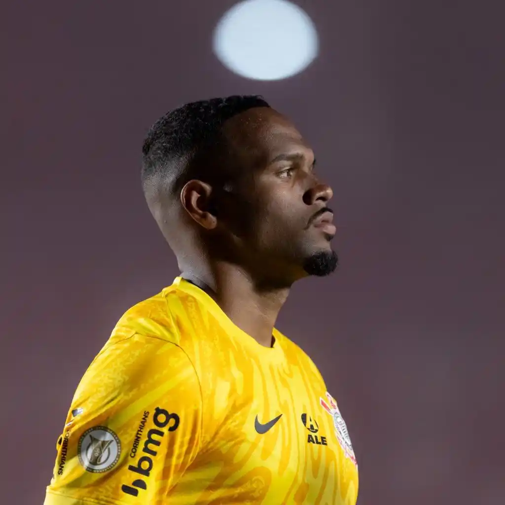 Image from SCCP News | Corinthians: ⚫️⚪️ | Em entrevista à @ESPNBrasil, Carlos Miguel declarou que tem uma...