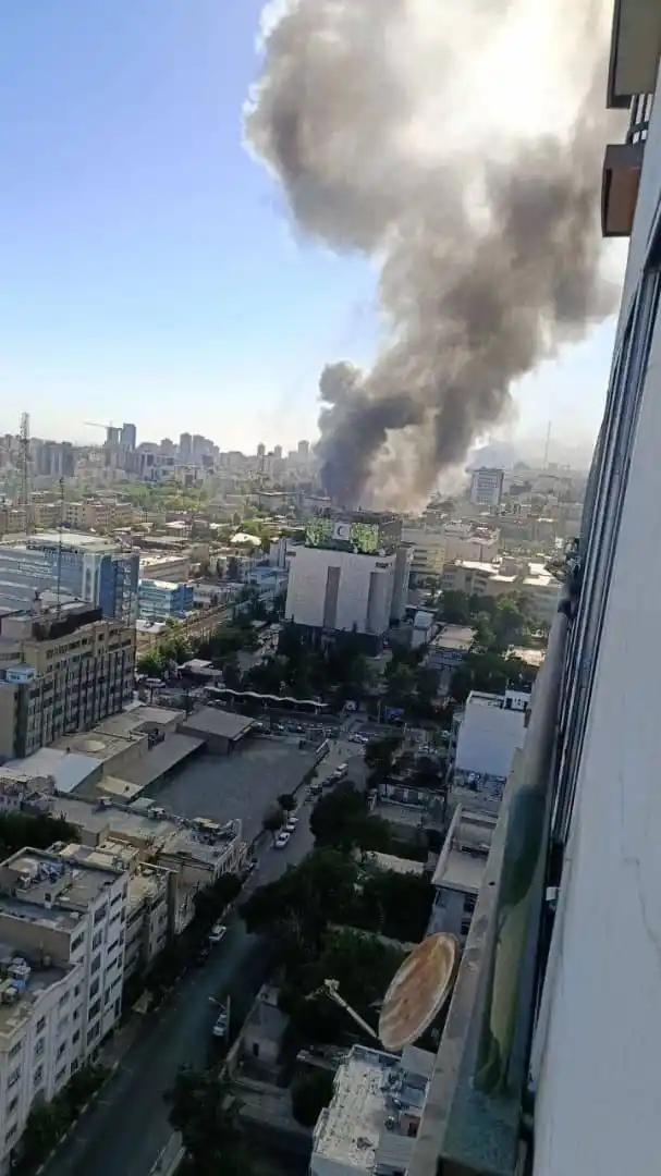 Image from مراسل الشرقية (الرسمي): غارات إسرائيلية متتالية ومكثفة على مناطق مختلفة من العاصمة الإيرانية...