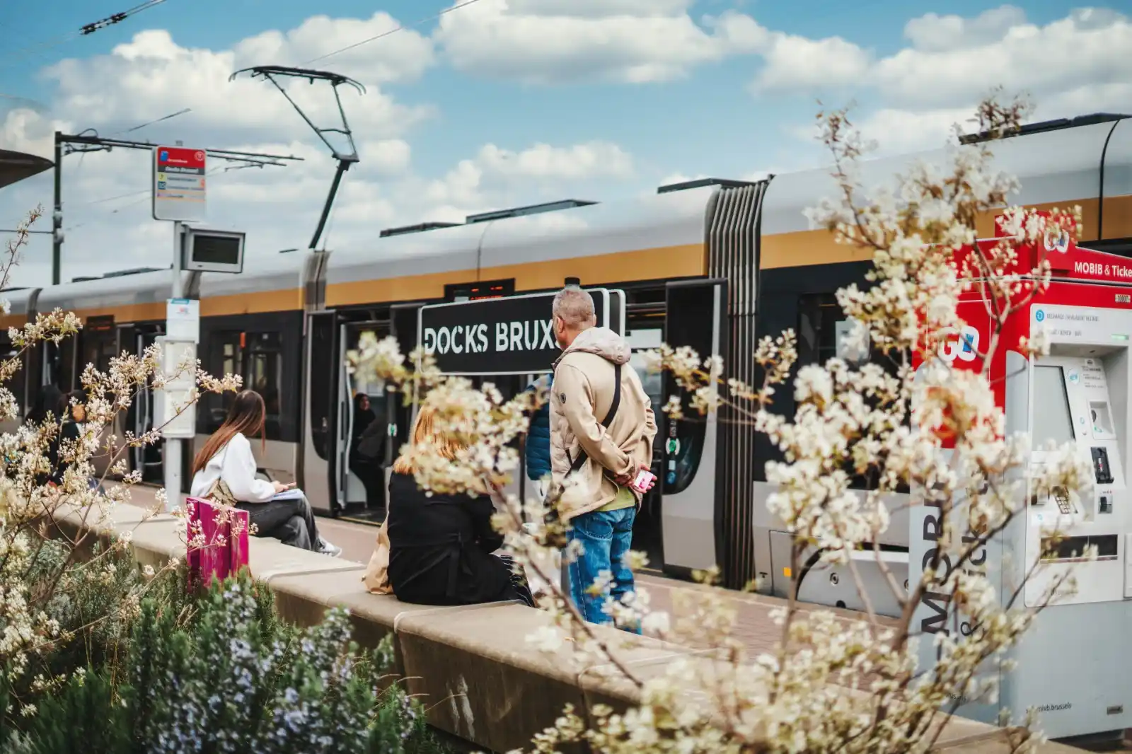 Image from MIVB: 🚋 Goed nieuws: Tram 10 rijdt opnieuw via de gewoonlijke route vanaf v...
