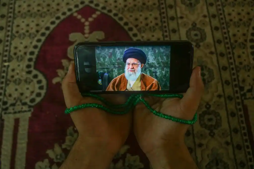 Image from Agi - Agenzia Italia: 🇮🇷 *Khamenei: "Israele sarà punito. Se gli Usa ci attaccano li ricam...