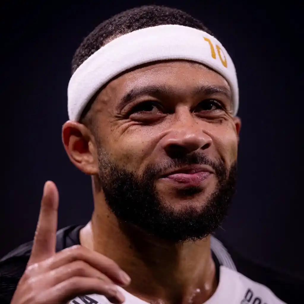 Image from SCCP News | Corinthians: ⚫️⚪️ | Memphis Depay entrou na mira do Besiktas, da Turquia. Segundo j...
