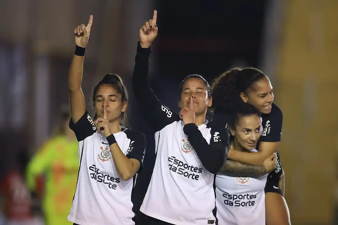 Image from 90min | Corinthians: SILÊNCIO 🤫 As Brabas voltaram! 🦅 Depois de emplacar uma bela golead...