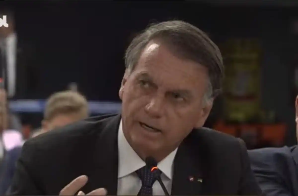 Image from RedeTV! | Notícias : *Jair Bolsonaro afirma que não passou a faixa a Lula porque receberia ...