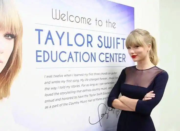 Image from ⤜ 𓂃. 𝑇𝑎𝑦𝑙𝑜𝑟'𝑠 𝑊𝑜𝑟𝑙𝑑 ◡̈ 🌷: 👀| ¿Sabías que Taylor Swift tiene una fundación llamada *"Taylor Swif...