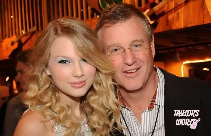 Image from โค ๐. ๐๐๐ฆ๐๐๐'๐ ๐๐๐๐๐ โกฬ ๐ท: ๐จโ๐ง| Scott y su hija โ En 2003, con apenas 14 aรฑos, Taylor firmรณ s...